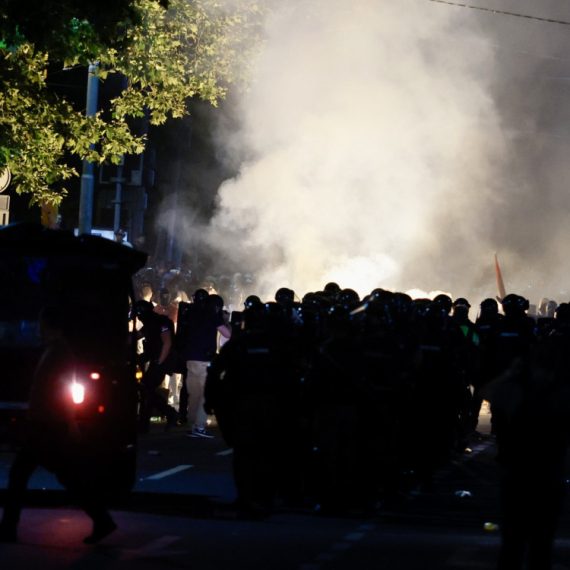 Vasiljević nakon brutalnog nasilja blokadera: Povređeno šest policajaca; Evo šta se tačno desilo VIDEO