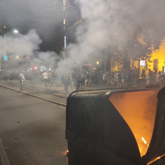 Lažomer: Protesti u Srbiji i Gruziji pravljeni po istom receptu VIDEO
