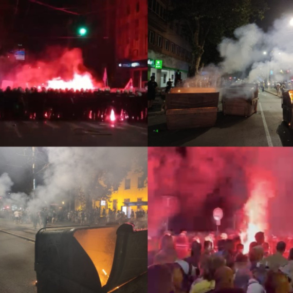 Blokaderi pozvali na državni udar; Haos na ulicama Beograda; Gađali kamenicama, zapalili kontejnere VIDEO
