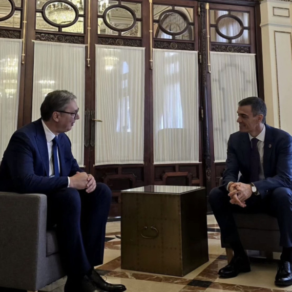 Vučić u Sevilji: Sastao se sa španskim premijerom Sančezom
