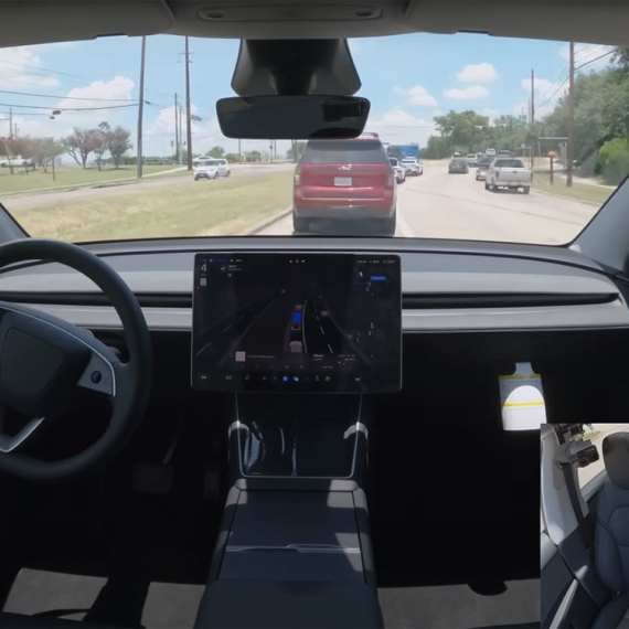 Kako se Tesla sam dovezao novom vlasniku – bez vozača, bez daljinskog upravljanja VIDEO