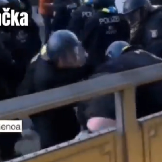 Ovako se postupa sa blokaderima u Evropi: Policija brutalna, ne dozvoljava maltretiranje građana VIDEO