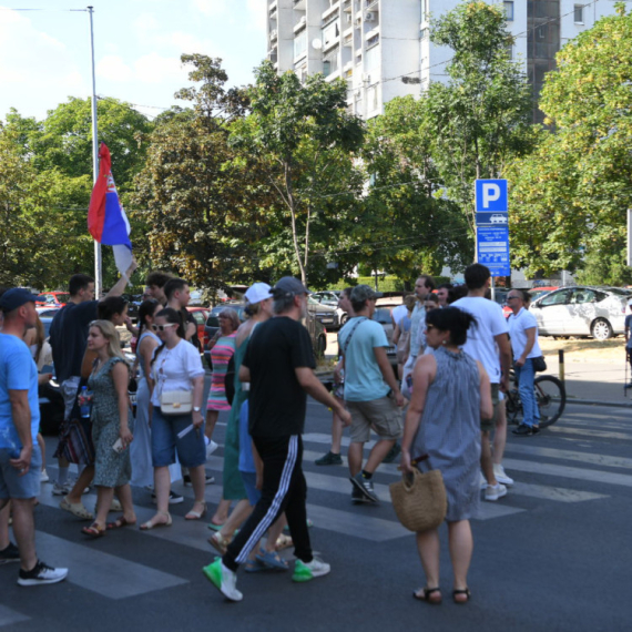 Lažno istraživanje o rejtingu blokadera – nepostojeća fondacija naručila, antisrpski mediji servirali laž