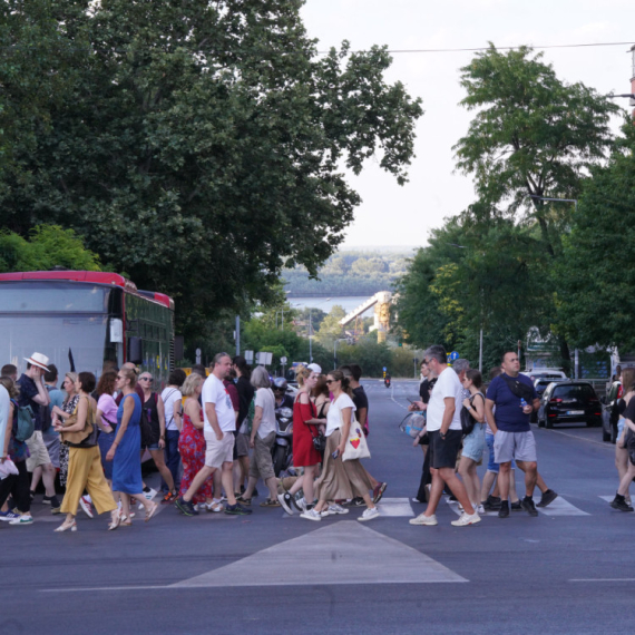 Više im ni Zemun nije Srbija; Takvu bi Srbiju voleli blokaderi koje podržavaju Gruhonjić i Ješić FOTO