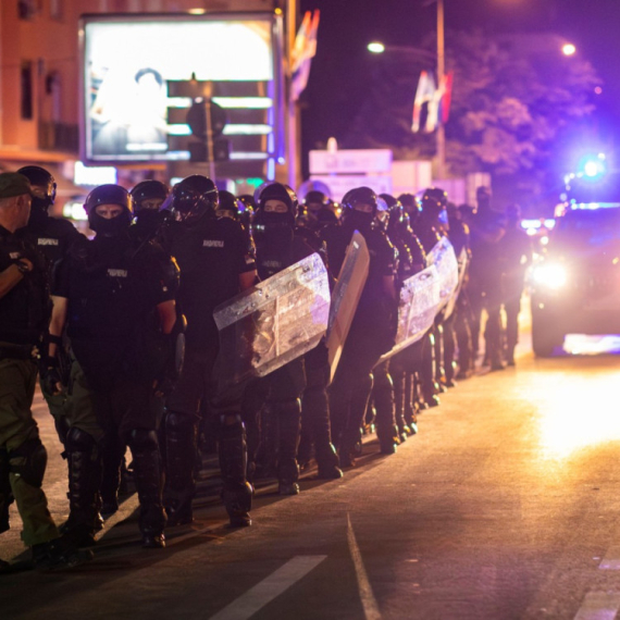 Policija o privođenju maloletnika u Novom Pazaru: Oglušio se o naređenje, opirao i dao lažne podatke o sebi