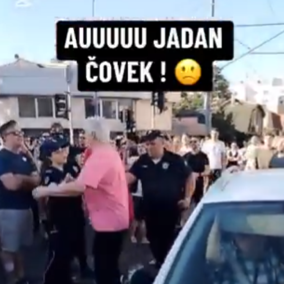 Brutalno nasilje blokadera: Nisu dozvolili čoveku da bolesnog oca vozi sa dijalize VIDEO