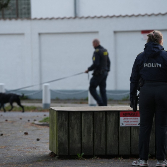 U ambasadu stigao sumnjiv paket