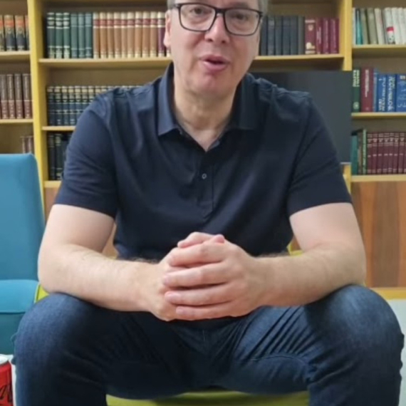 Vučić: "Preklinjem vas, očinski molim, ne rušite Srbiju...ne možete da je pobedite" VIDEO