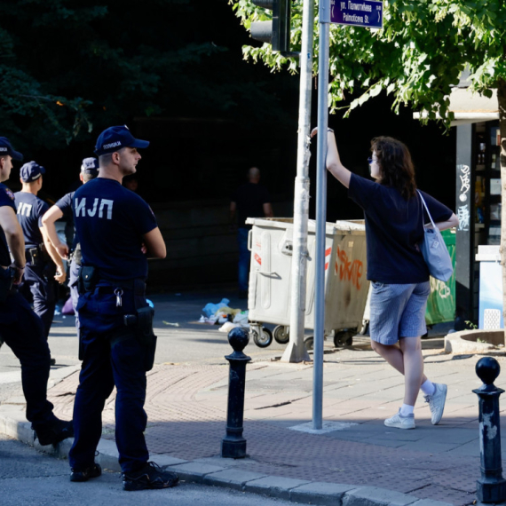 Pukle blokade, pojavio se mali broj ljudi: Udar na mostove nije uspeo