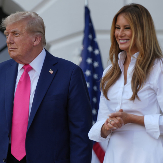 Melanija "zatvorila usta" Trampu posle razgovora sa Putinom FOTO