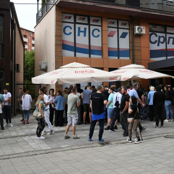 Poslednji dan potpisivanja peticije protiv gradnje mostova na Ibru: Okupio se veliki broj ljudi FOTO