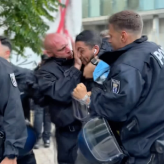Brutalno hapšenje demonstranata u Berlinu: Ovako nemačka policija postupa sa blokaderima VIDEO