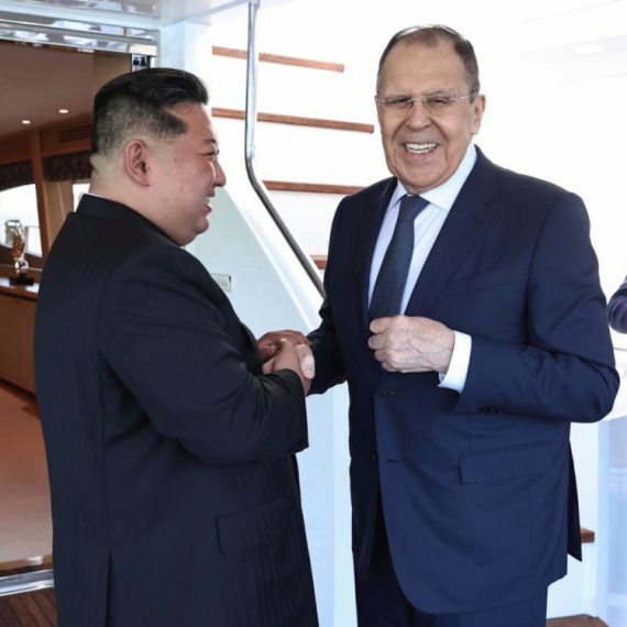 Lavrov se sastao sa Kim Džong Unom: Preneo mu poruku od Putina, evo koju... VIDEO