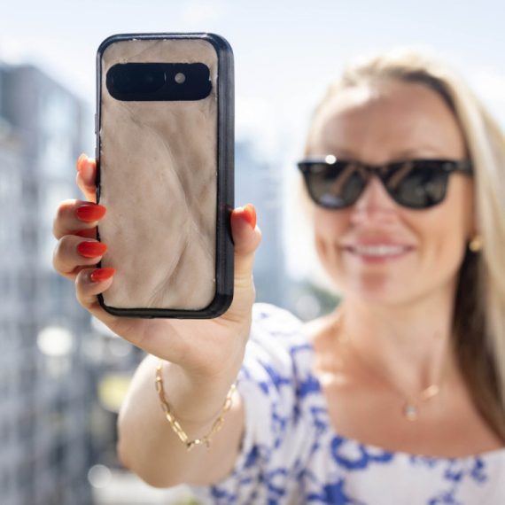 Jezivo: Kreirali masku za telefon od "ljudske kože" FOTO/VIDEO