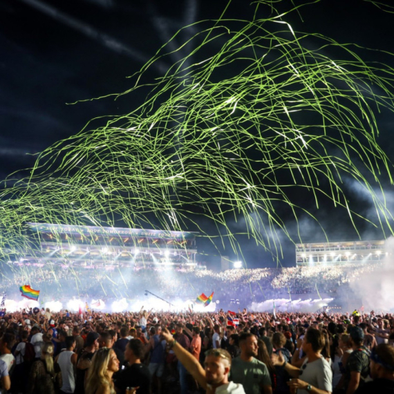 Otkazaće ga? Glavna bina na poznatom muzičkom festivalu izgorela VIDEO
