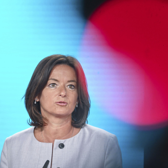 Oštar potez Slovenije: Dvojica ministara "persone non grata"