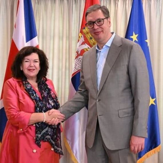 Vučić sa specijalnom izaslanicom Velike Britanije Karen Pirs: Čvrsto verujem u nastavak saradnje FOTO