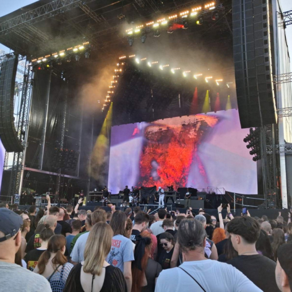 Sve vrvi od fanova Guns N' Roses-a; Krcato na Ušću: Public Enemy izašao na binu FOTO
