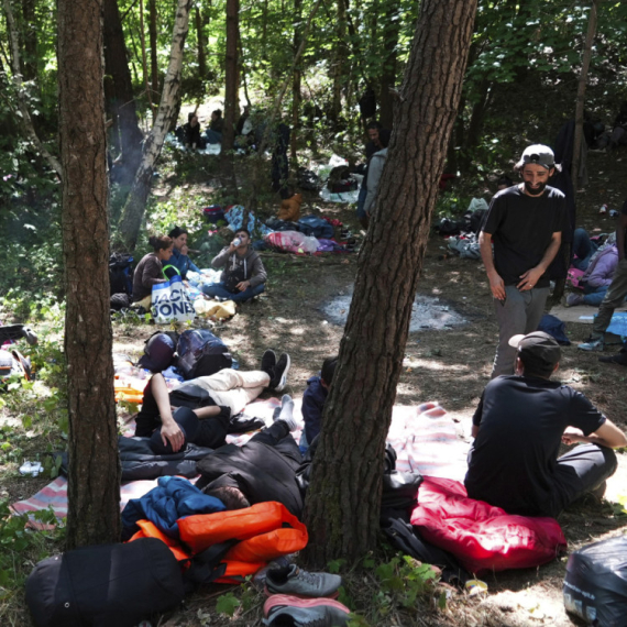 Nadležne službe u SAD ubrzano postavljaju nove šatorske kampove za smeštaj migranata