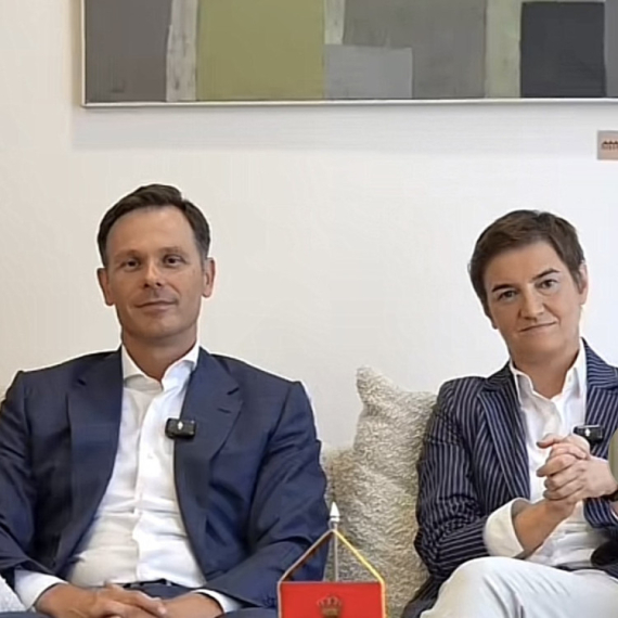 Mali i Brnabić objavili zajednički TikTok; Evo ko bolje vozi, a ko više jede VIDEO