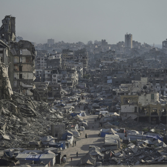 U izraelskim napadima širom Gaze poginulo najmanje 104 Palestinaca
