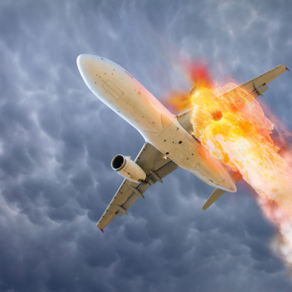 Avion na nebu u plamenu; U njemu 273 putnika, Aerodrom stavljen u stanje uzbune VIDEO
