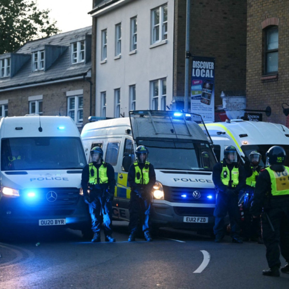 Napad nožem u Londonu; Hitno se oglasio Starmer VIDEO