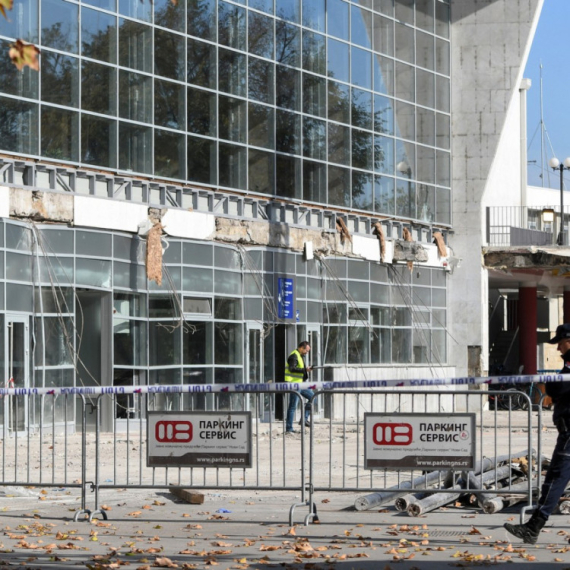Novi Sad: Usvojena inicijativa o podizanju spomenika stradalima u padu nadstrešnice