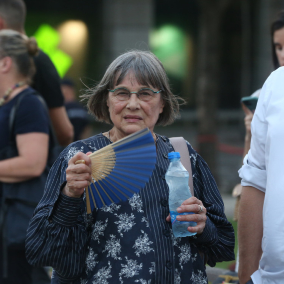 Šeficu blokadera otreznio beogradski taksista:  Nikada se bolje nije živelo u Srbiji FOTO