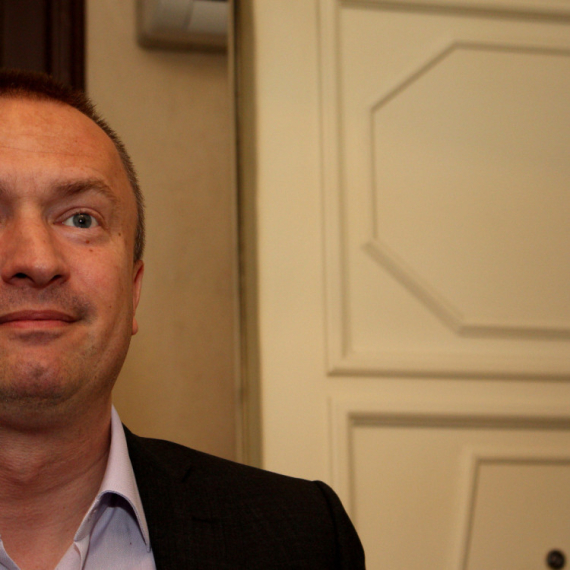 Pajtić se bez podrške naroda krije iza "studentskih" lista iz Kule i iz senke pokušava da se domogne vlasti