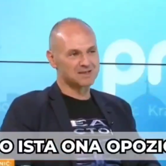 Lazovićev poslanik udario na Kavčića i blokadere: Ko nam garantuje da će biti kako kažu? VIDEO