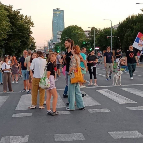 Greta Tunberg posetila lažnu državu Kosovo, pa došla u Beograd sa blokaderima ruši Srbiju FOTO/VIDEO