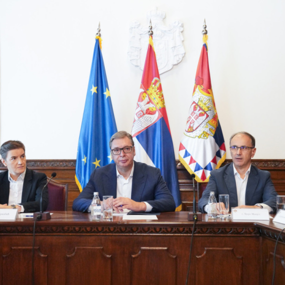 Završena hitna sednica Saveta za nacionalnu bezbednost: Predsedava Vučić FOTO