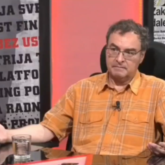 Licemer! Bakić kuka jer mu je objavljena adresa, opozicioni novinar ga pitao: Što kmečite kad ste prvi počeli?
