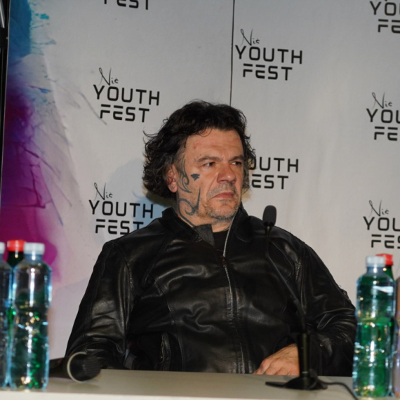 Oglasio se Aca Amadeus nakon nezgode: "Preskakali smo sedišta da izađemo" FOTO
