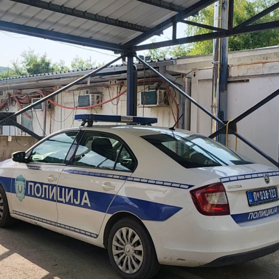 Policajac iz Novog Pazara uhapšen na administrativnom prelazu Brnjak FOTO