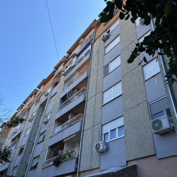 Horor u Zagrebu: Muškarac se napio na balkonu, pa pao i poginuo