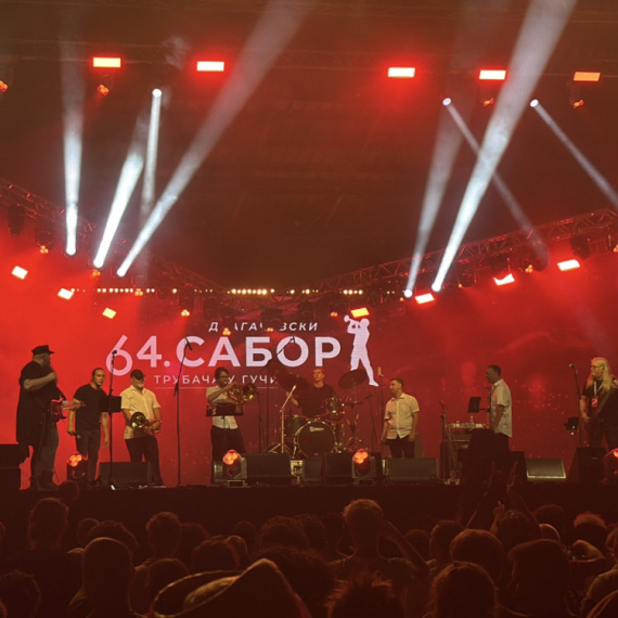 Prvi dan Guča festivala u znaku neviđene energije, rekordne posećenosti i spektakularnih nastupa