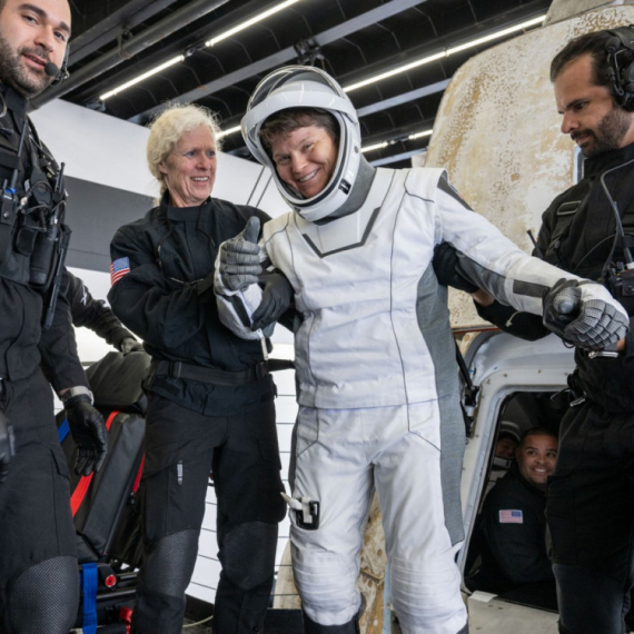 Hitna misija završena: Astronauti se vratili na Zemlju posle pet meseci FOTO
