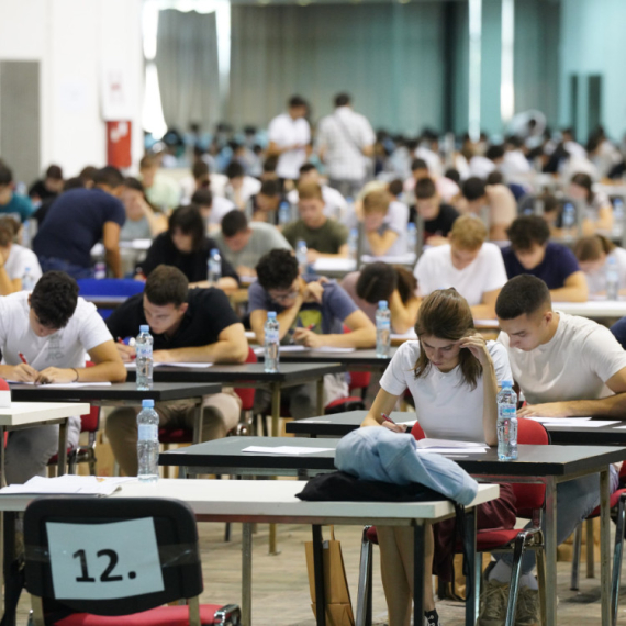 Univerzitet u Beogradu: U prvom roku upisana 10.984 studenta, preostalo 4.325 mesta