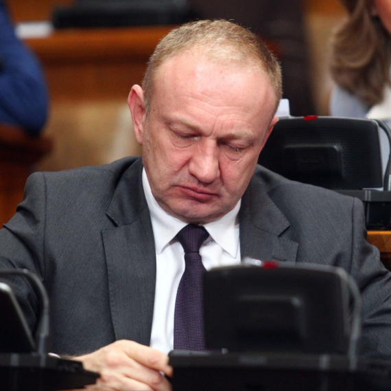 Đilas u skupštini traži da Srbija otme NIS Rusima; Zaboravlja da ga je on prodao 2008. godine