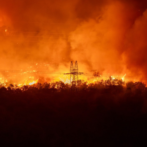 Katastrofalni požari širom zemlje; Vatra guta sve pred sobom; Snimci su potresni FOTO/VIDEO