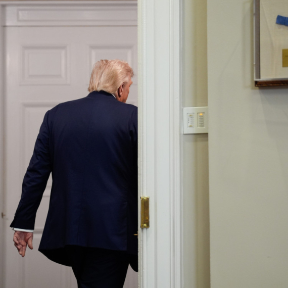 Trampov rejting se srušio na istorijski minimum