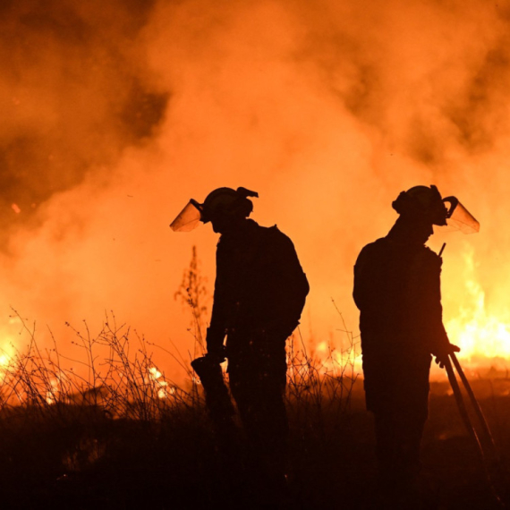 I dalje gori Nacionalni park na Novom Zelandu; Poslati dodatni avioni i helikopteri FOTO