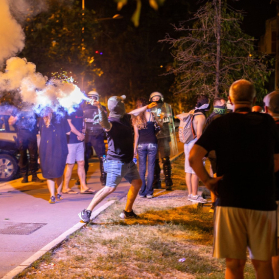 Blokaderi najavljuju novi haos: Pozivaju na nošenje fantomki, najavljuju pucanje FOTO