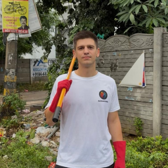 Ko je Srbin o kojem bruji Indija? Njegova akcija napravila bum: "Ili se zabezekneš ili se zaljubiš" FOTO/VIDEO