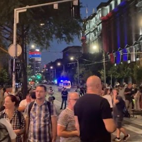 Blokirana Ulica kneza Miloša; Okupljanje kod Generalštaba; Blokaderi žele uništenje srpske vojske FOTO