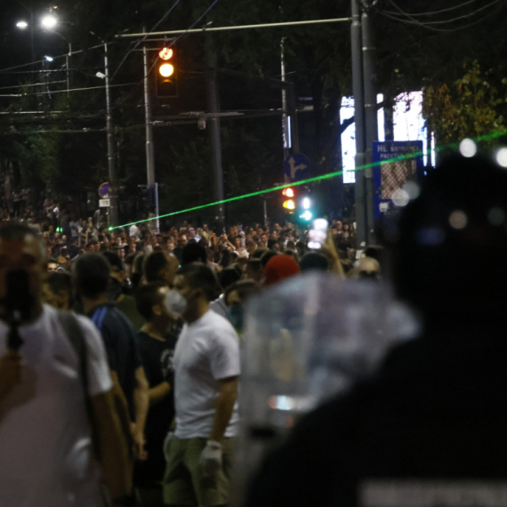 Dvojica demonstranata priznala krivicu za napade na policajce i zaključili sporazume sa VJT