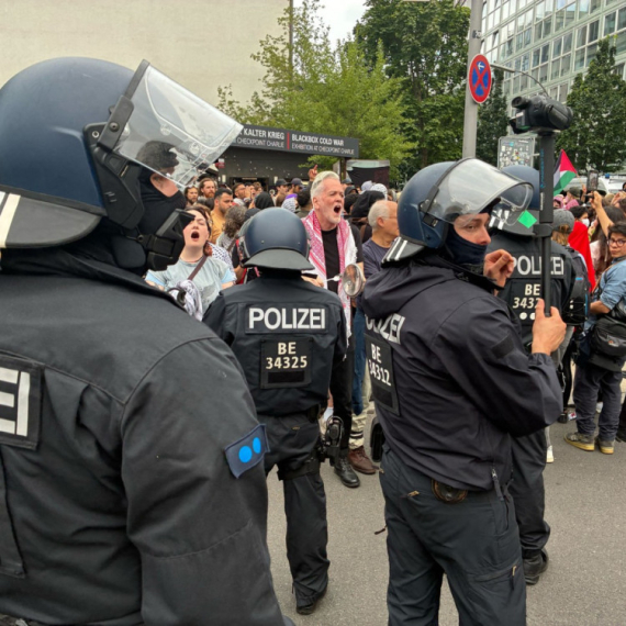 Ovako nemačka policija hapsi decu od 13 godina VIDEO