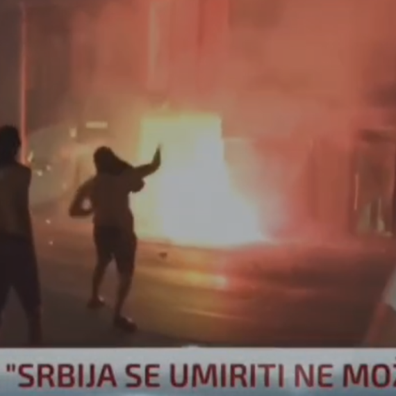 Kao u Odesi; Blokaderi zapalili stambenu zgradu Valjevu VIDEO